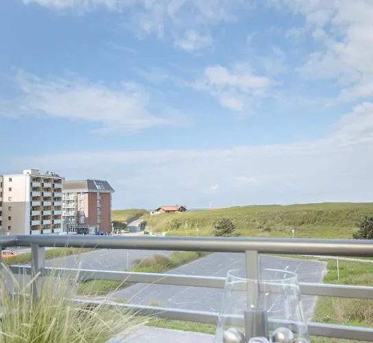 Beachwalk _jhm25 _ 26_